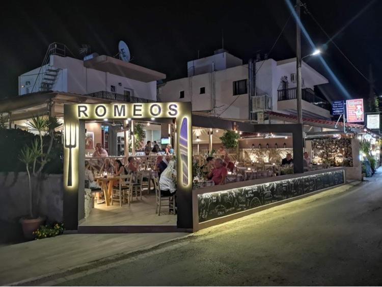 Romeos Studios Agia Marina  Ngoại thất bức ảnh